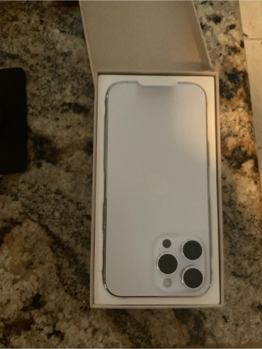 Apple iPhone White with Silver Frame - Triple Camera 512 GB NEW